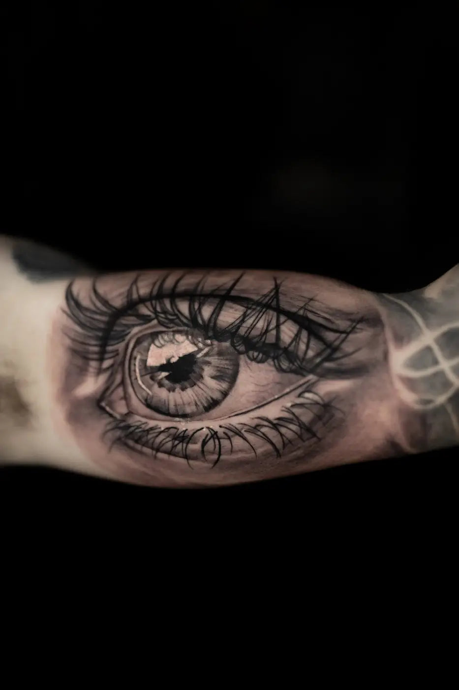 Realism eye