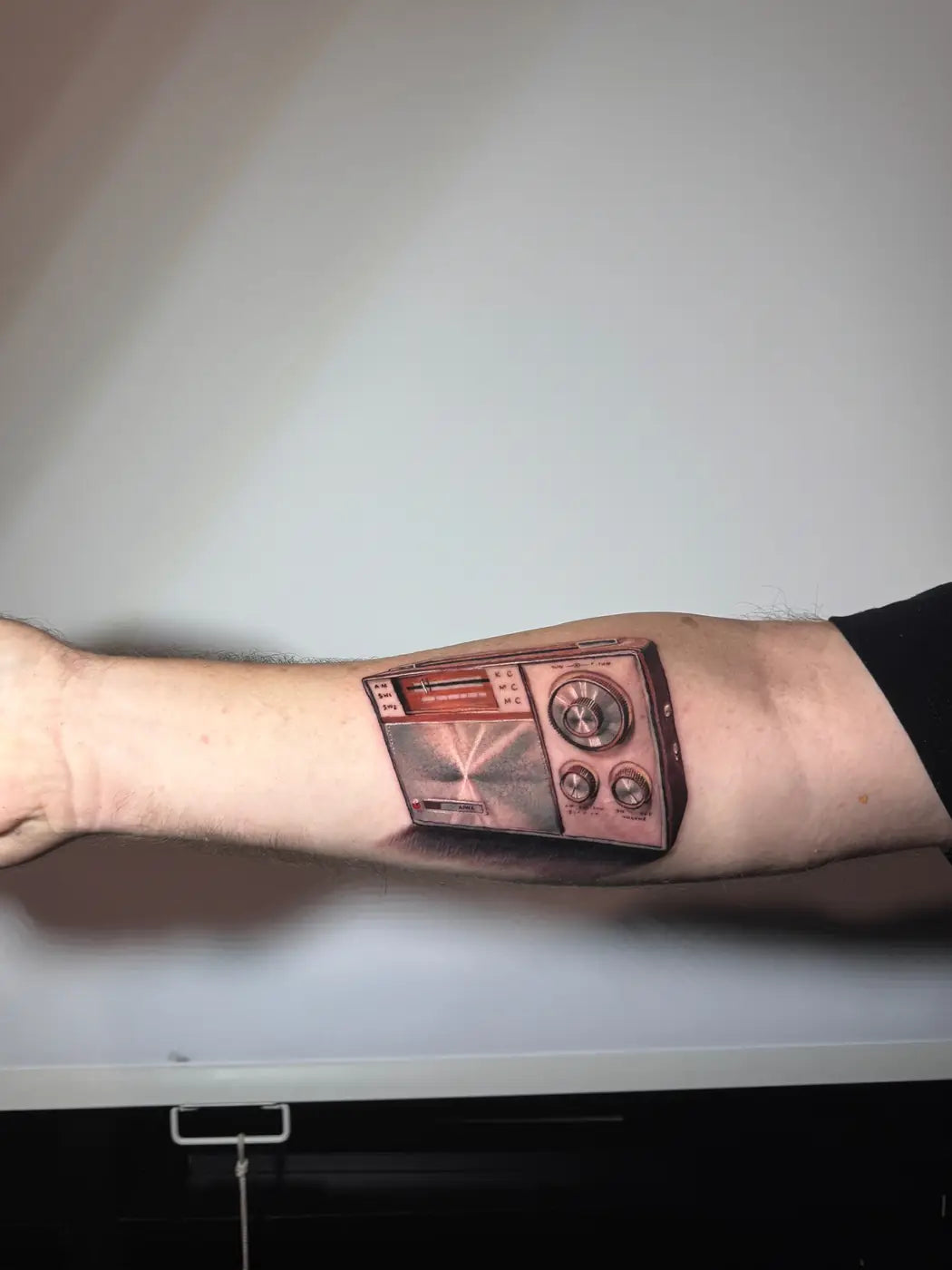 Fine line forearm