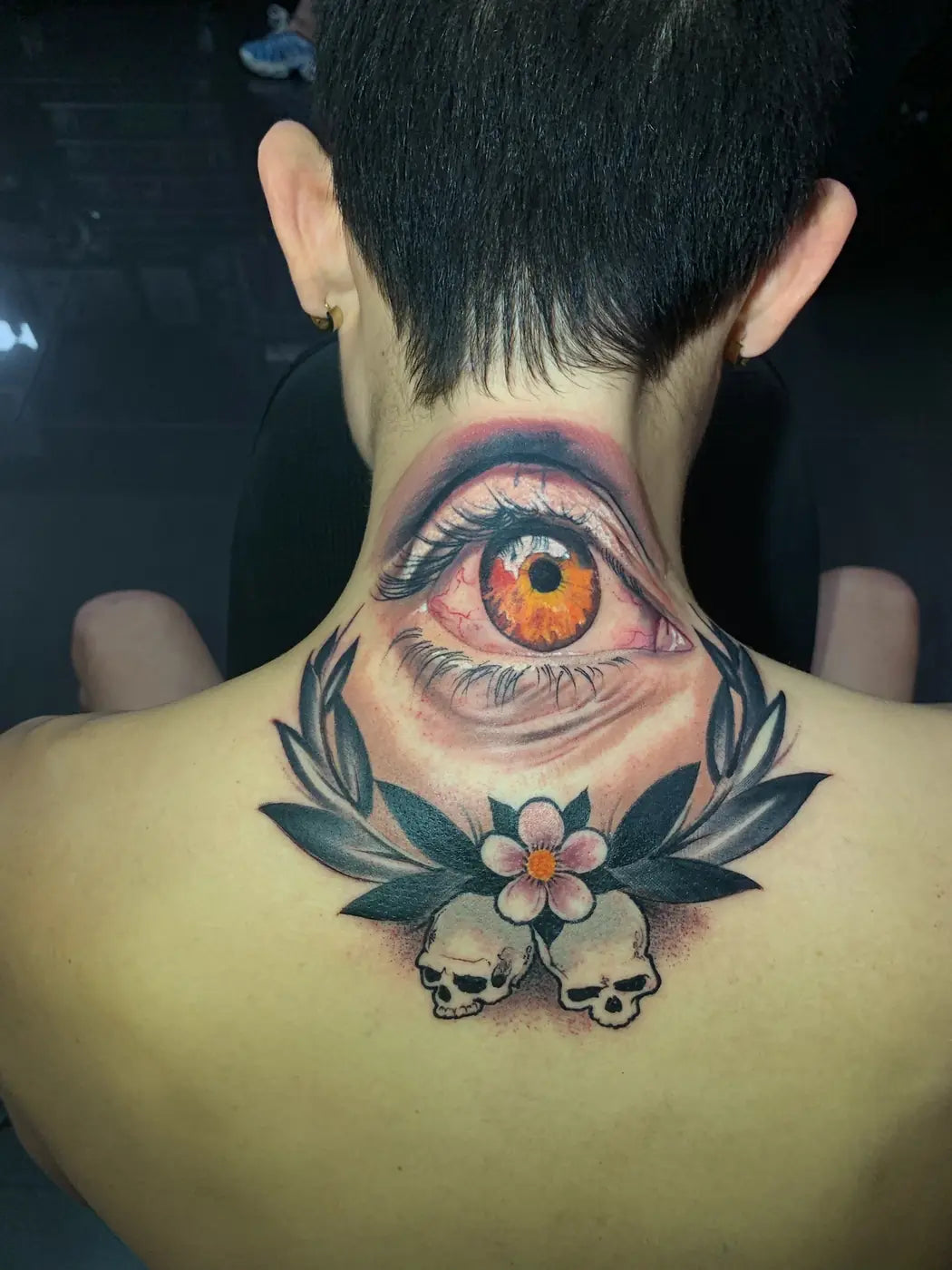 Eye and florals, neck