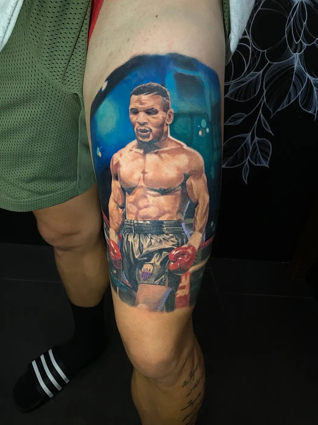 Fighter portrait leg
